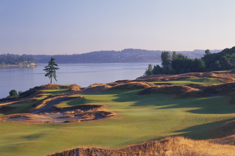 Chambers Bay 9th hole by Rob Perry
